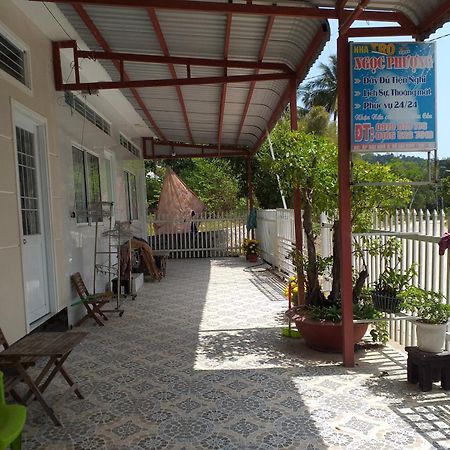 Hotel Nhà Nghỉ NgọC PhuọNg Hon Son Lai Son Pokój zdjęcie