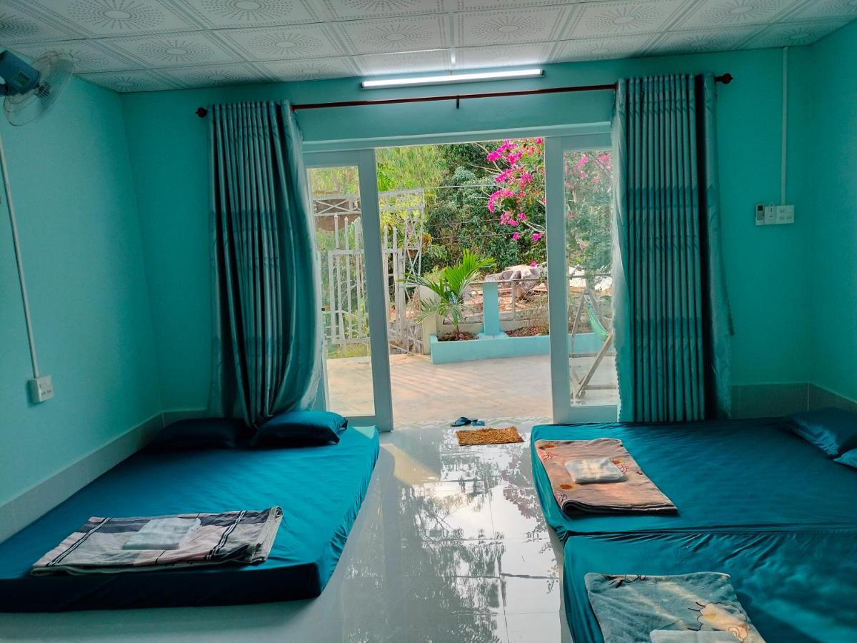 Hotel Nhà Nghỉ NgọC PhuọNg Hon Son Lai Son Zewnętrze zdjęcie