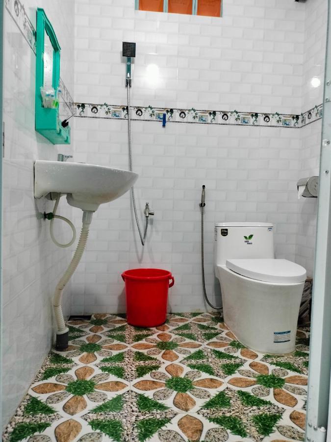 Hotel Nhà Nghỉ NgọC PhuọNg Hon Son Lai Son Zewnętrze zdjęcie
