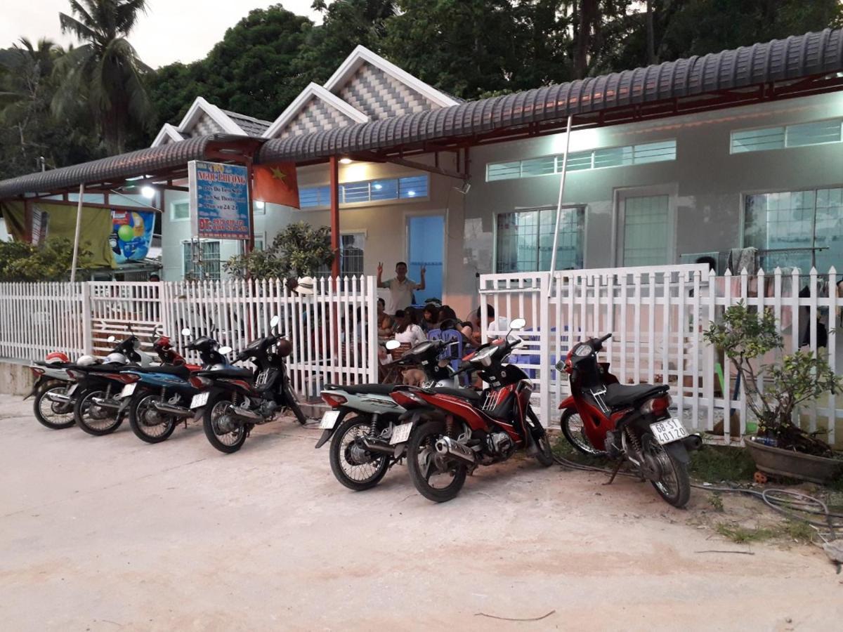 Hotel Nhà Nghỉ NgọC PhuọNg Hon Son Lai Son Zewnętrze zdjęcie